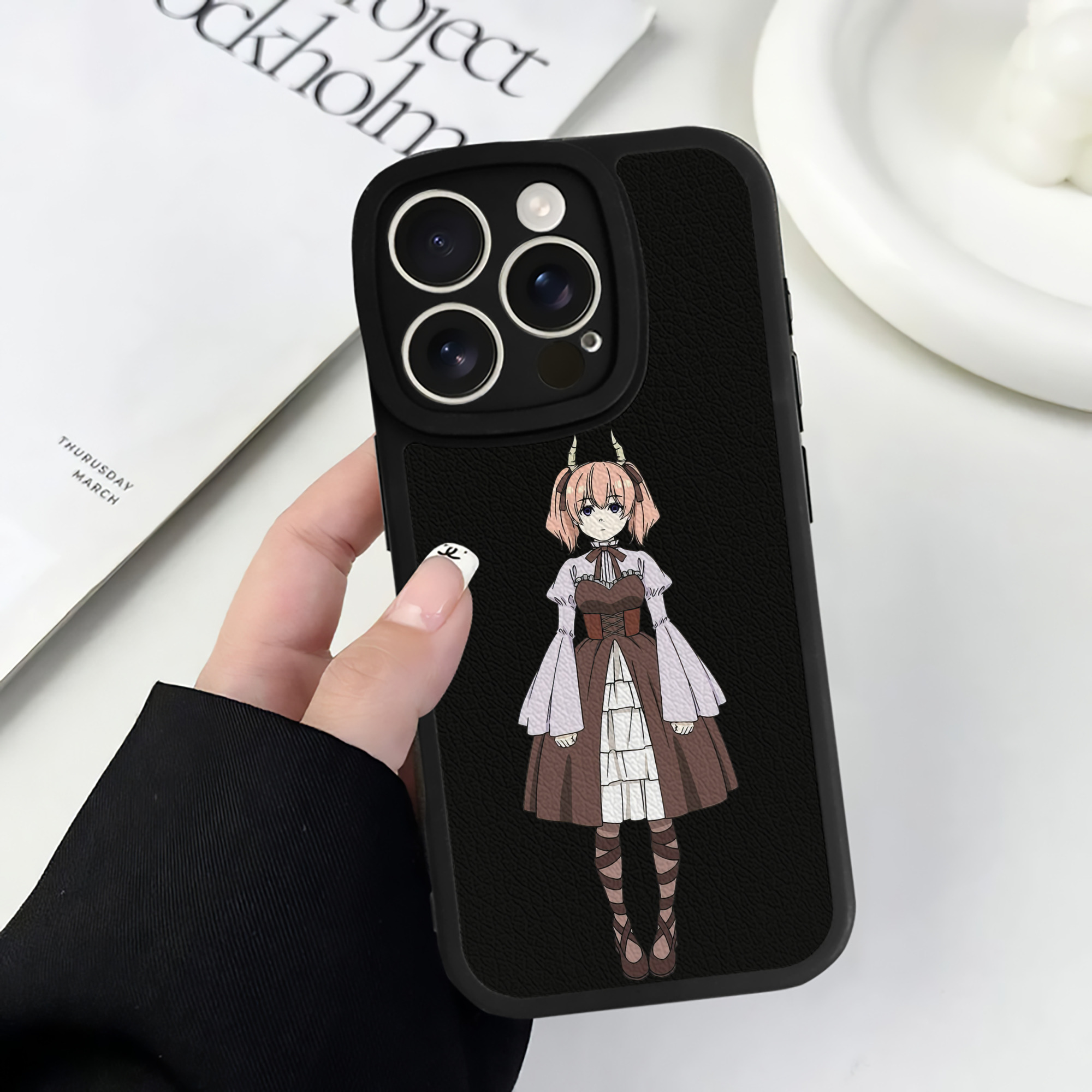 （画像用） 葬送のフリーレン Frieren 【iPhone 16シリーズ対応】シリコンスマホケース（レザー調） 材質：シリコン
